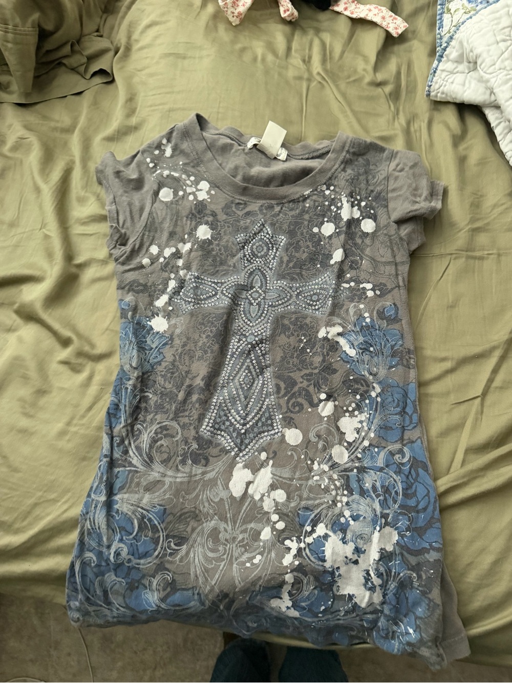 Y2K Embellished Cross Graphic Tee — Gray & Blue